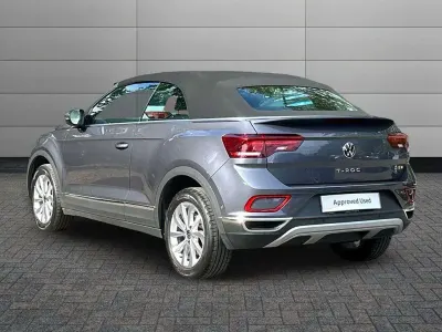 Usado VW T-Roc Cabriolet Style 150 CV (110 kW) 2023 Gris Descapotable