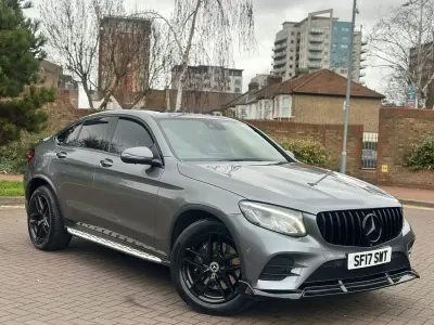 Usado Mercedes GLC250 AMG line 2017 Cinzento Coupé