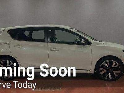 White Used 2016 Nissan Pulsar Tekna Hatchback | £5,995 (Fair price)