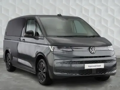 Begagnad VW Multivan Style 218 HK (160 kW) 2024 Grå Minibuss