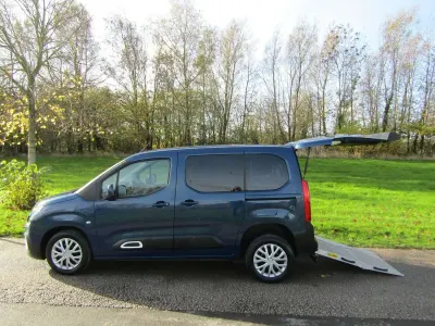 Second-hand Citroën Berlingo Feel 2020 Albastru Monovolum