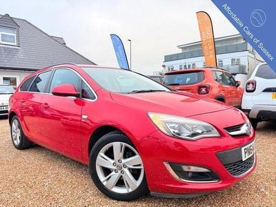 Red Used 2014 Vauxhall Astra SRi Estate | £7,995 (Expensive)