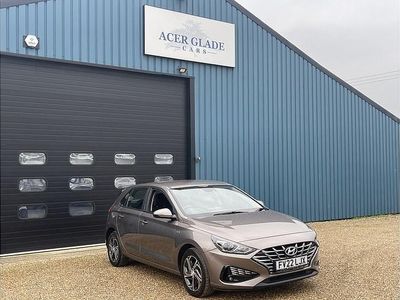 Used Hyundai i30 SE 120 HP (88 kW) 2022 Bronze Hatchback