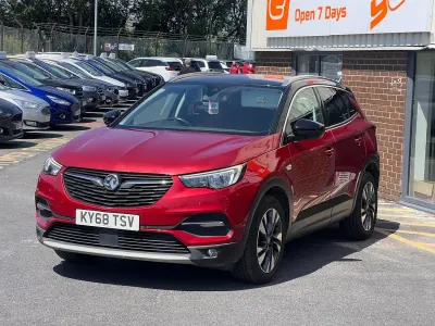 Used Vauxhall Grandland X Sport 130 HP (95 kW) 2018 Red SUV