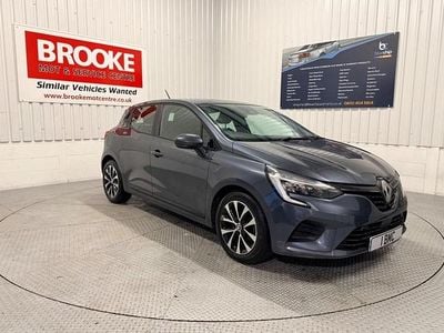 Used Renault Clio V Iconic 90 HP (66 kW) 2021 Grey Hatchback