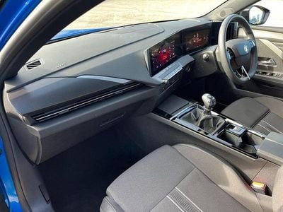 Used Vauxhall Astra S 130 HP (95 kW) 2023 Blue Estate