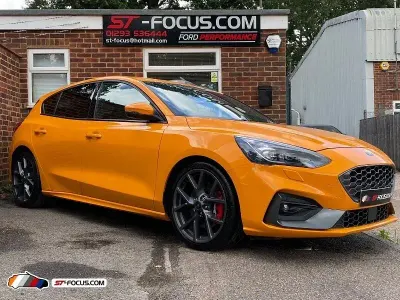 Used Ford Focus ST 280 HP (205 kW) 2019 Orange Hatchback