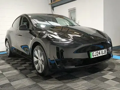 Używany Tesla Model Y RWD 219 kW (299 KM) 2024 Czarny SUV