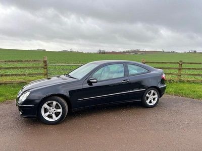 Usado Mercedes C180 SE 2005 Preto Coupé
