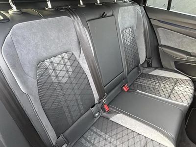 Used VW Golf VIII R-line 147 HP (108 kW) 2024 Black Estate