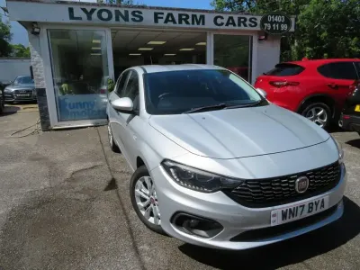 Used Fiat Tipo Easy Plus 120 HP (88 kW) 2017 Silver Hatchback
