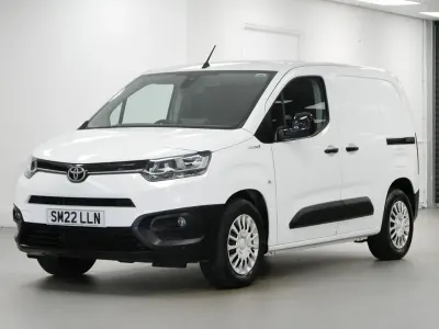 Used Toyota Proace 100 kW (136 HP) 2022 White MPV