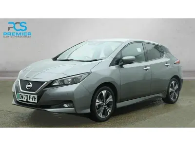 Begagnad Nissan Leaf N-Connecta 50 kW (68 HK) 2021 Halvkombi