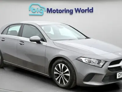 Używany Mercedes A180 SE 116 KM (85 kW) 2020 Szary Hatchback