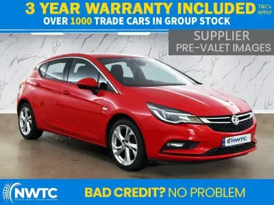 Used Vauxhall Astra SRi 105 HP (77 kW) 2016 Red Hatchback