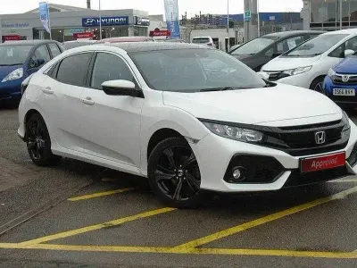 Używany Honda Civic EX 129 KM (94 kW) 2017 Biały Hatchback