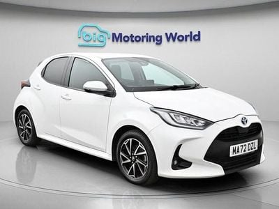 Second-hand Toyota Yaris Hybrid Design 116 CP (85 kW) 2022 Alb Hatchback