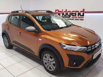 Begagnad Dacia Sandero Expression 2023 Orange Halvkombi