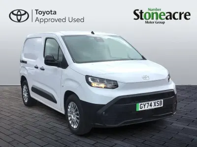Used Toyota Proace 100 kW (136 HP) 2024 White MPV