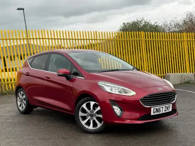 Używany Ford Fiesta Titanium 2017 Czerwony Hatchback