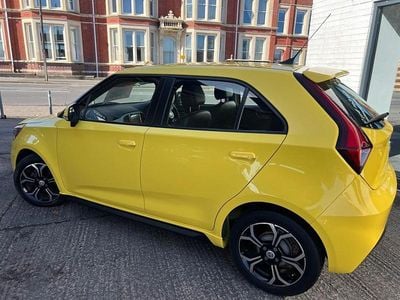 Used MG MG3 Exclusive 106 HP (77 kW) 2022 Yellow Hatchback