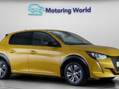 Used Peugeot e-208 Allure Premium 100 kW (136 HP) 2022 Yellow Hatchback