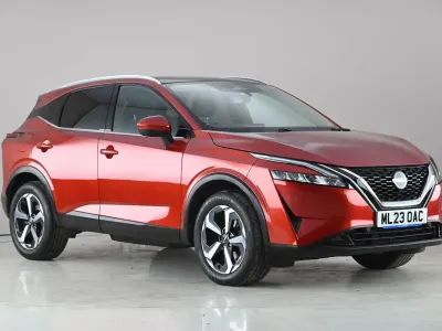 Used Nissan Qashqai N-Connecta 158 HP (116 kW) 2023 Red SUV