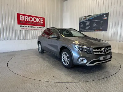 Usado Mercedes GLA200 SE 2017 Cinzento SUV