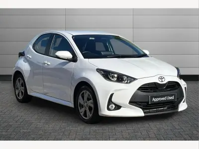Used Toyota Yaris Hybrid 116 HP (85 kW) 2024 White Hatchback