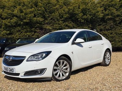 Used Vauxhall Insignia Elite 136 HP (100 kW) 2016 White Hatchback