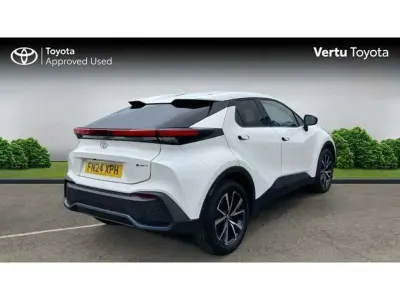 Used Toyota C-HR Design 140 HP (102 kW) 2024 White SUV