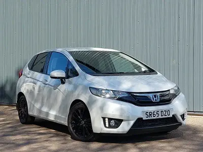Używany Honda Jazz EX 102 KM (75 kW) 2015 Biały Hatchback