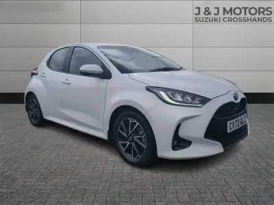 Used Toyota Yaris Hybrid Design 2022 White Hatchback