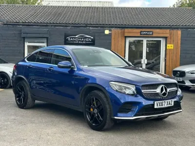 Begagnad Mercedes GLC250 AMG line 2017 Blå Sportkupé