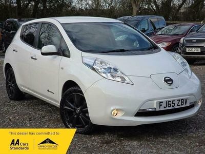 Used Nissan Leaf Tekna 80 kW (109 HP) 2015 White Hatchback