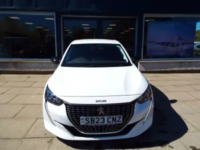 Używany Peugeot 208 Active+ 74 KM (54 kW) 2023 Biały Hatchback