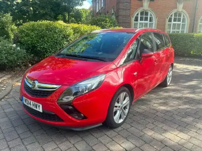 Used Vauxhall Zafira SRi 140 HP (102 kW) 2014 Red MPV