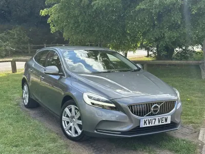 Gebraucht Volvo V40 Inscription 150 PS (110 kW) 2017 Grau Kleinwagen