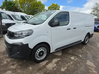 Used Vauxhall Vivaro 150 HP (110 kW) 2025 White MPV