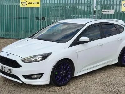 Used Ford Focus ST-Line 125 HP (91 kW) 2018 White Hatchback