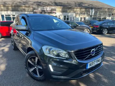 Used Volvo XC60 R-Design 220 HP (161 kW) 2017 Grey SUV