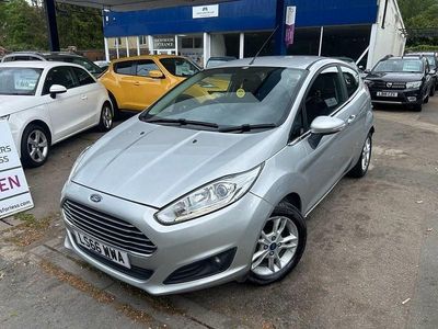 Used Ford Fiesta Zetec 82 HP (60 kW) 2016 Silver Hatchback
