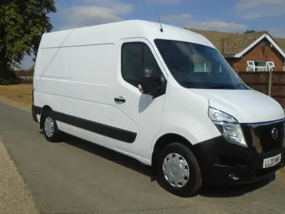 Used Nissan NV400 Tekna 135 HP (99 kW) 2020 White Van