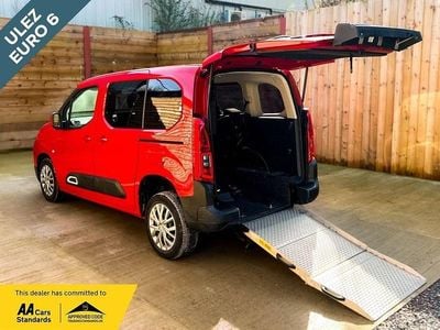 Used Citroën Berlingo Feel 2019 Red MPV