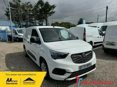 Used Vauxhall Combo Sportive 100 HP (73 kW) 2020 White Van