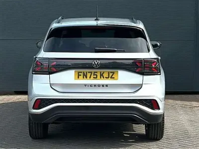 Usado VW T-Cross Black Edition 115 HP (84 kW) 2025 Prateado SUV
