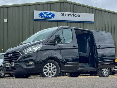 Usado Ford Transit Custom Limited 170 HP (125 kW) 2023 Preto Van