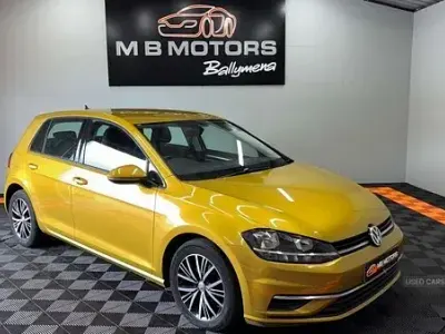 Used VW Golf VII SE 115 HP (84 kW) 2018 Yellow Hatchback