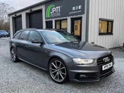 Used Audi A4 Black Edition 190 HP (139 kW) 2015 Grey Estate