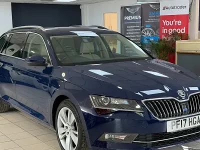 Gebraucht Skoda Superb SE L Executive 220 PS (161 kW) 2017 Blau Kombi